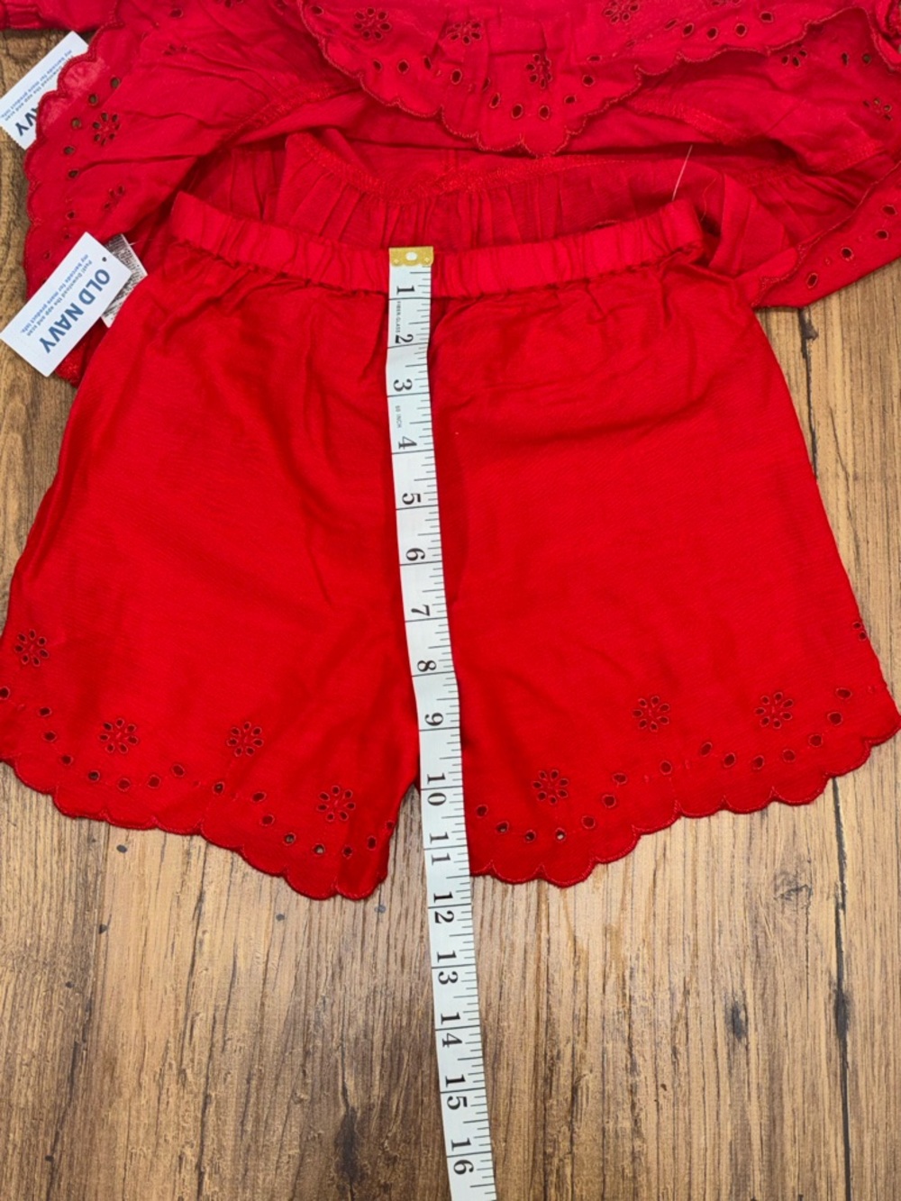 Old Navy Red Eyelet Two-Piece Shirt and Shorts Set Size 5T - Picture 7 of 7